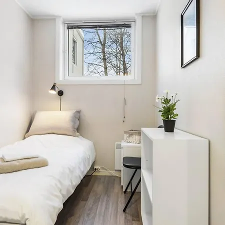 Apartment 1-roms Med Felles Bad, Stue Og Kjokken